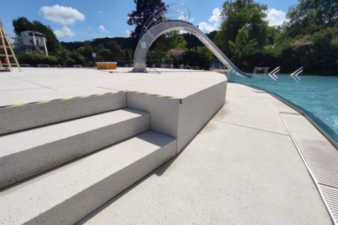 Betonové prefabrikáty jako klíčový prvek veřejného koupaliště ve Welsu